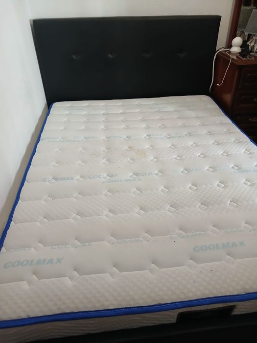 Cama , colchao e mesa