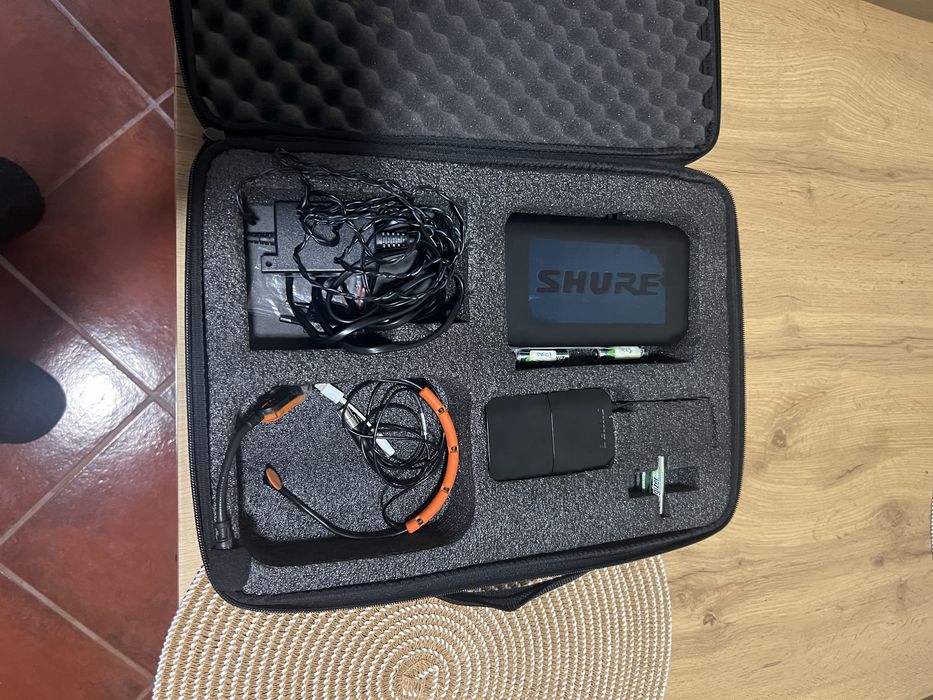 Micro Shure em bom estado.