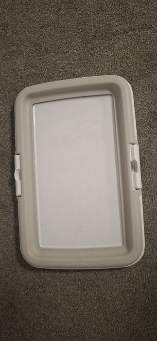 Plastikowa mata do nauki sikania dla psa kota