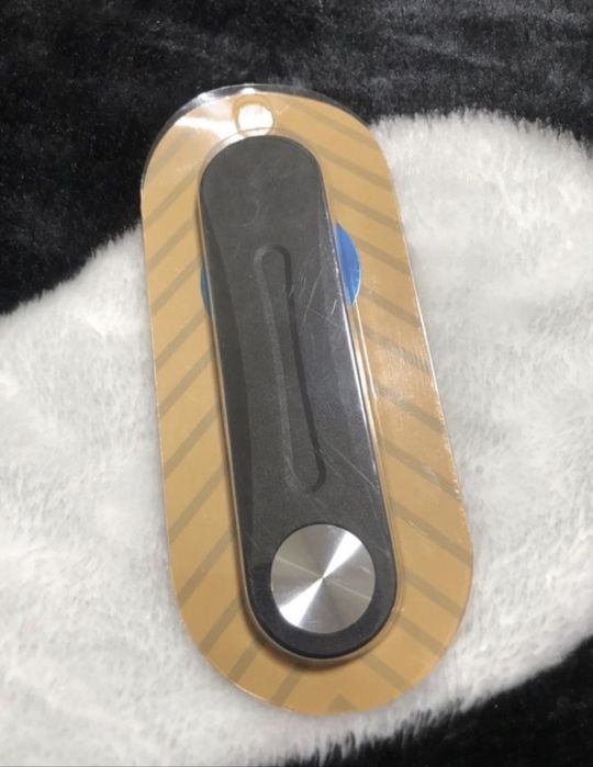 Магнитный держатель для смартфона