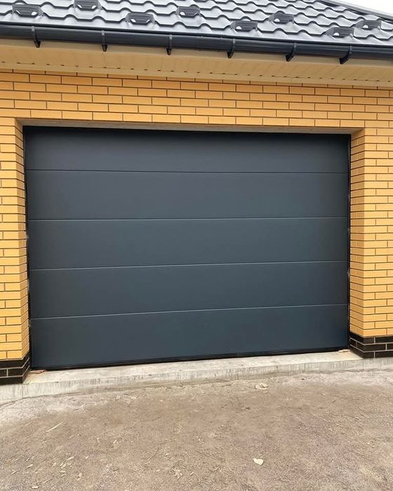 Секційні ворота в наявності різні розміри, гаражні ворота, автоматичні