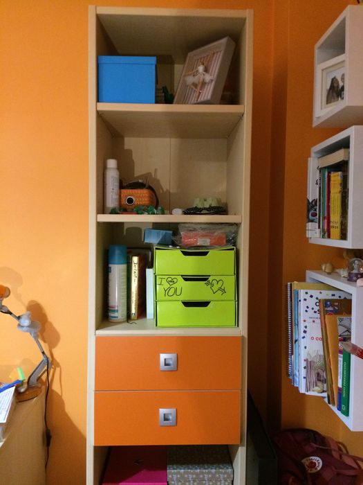 secretaria(36,00€)estante(63,00) Cabeceira de cama (78,00€) NEGOCIÁVEL
