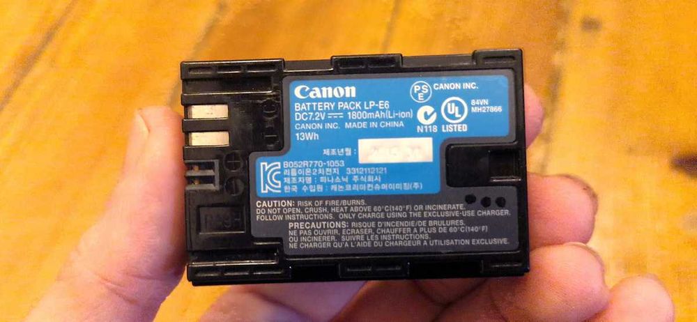 Pack Baterias Canon LP-E6 + Carregador + Adaptador D-Tap