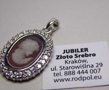 Srebrna zawieszka Kamea cyrkonie dookoła