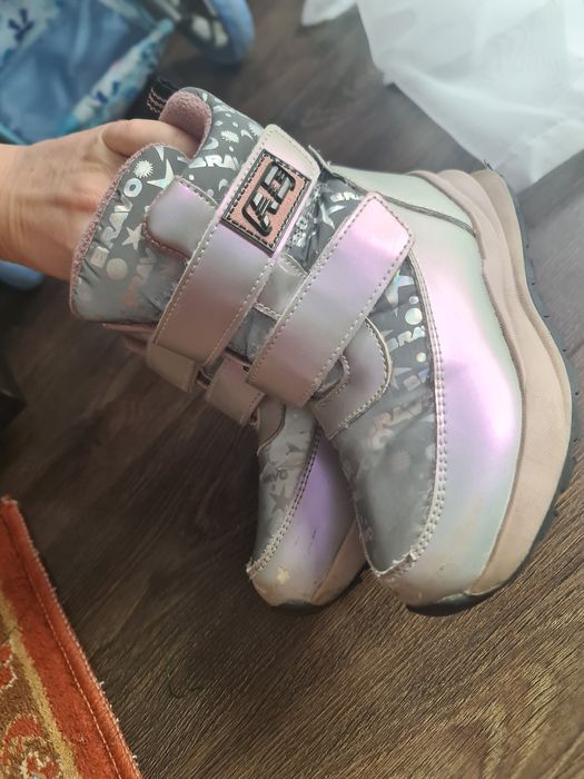 Віддам безкоштовно взуття Tom.m 27 та 29 розмір