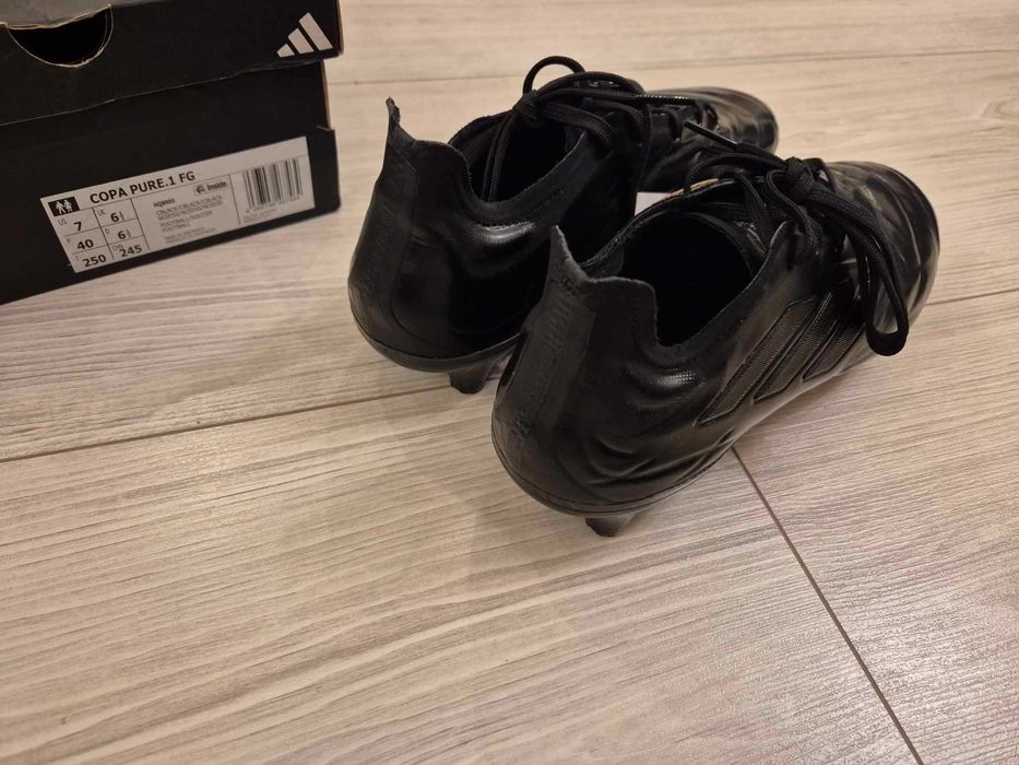 Profesjonalne piłkarskie korki Adidas Copa Pure.1 FG HQ8905 rozmiar 40