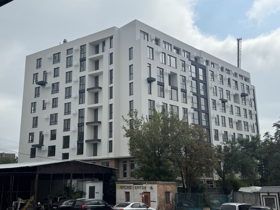 Продаж паркомісця вул.Бузкова.