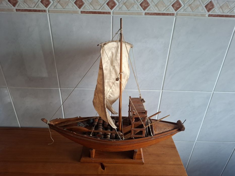 Barco rabelo madeira