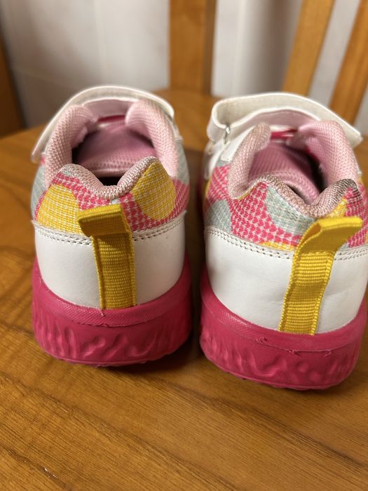 Tenis numero 27 agatha ruiz