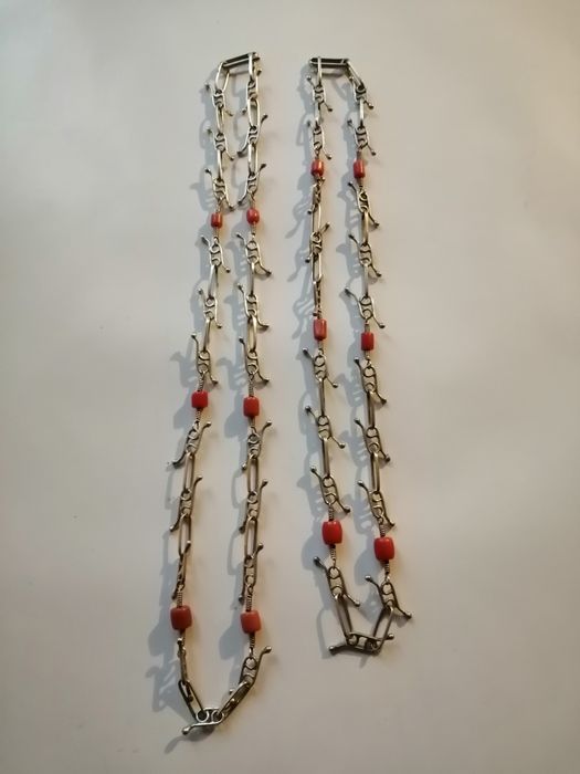 Orno łańcuszek z koralami