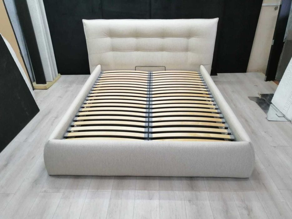 Łóżka tapicerowane , włoskie  tkaniny