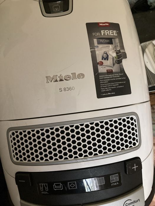 Miele  C3, полный комплект …красный, белый