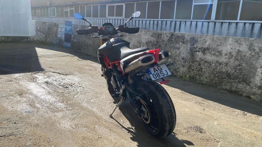 Aprilia Dorsoduro 900