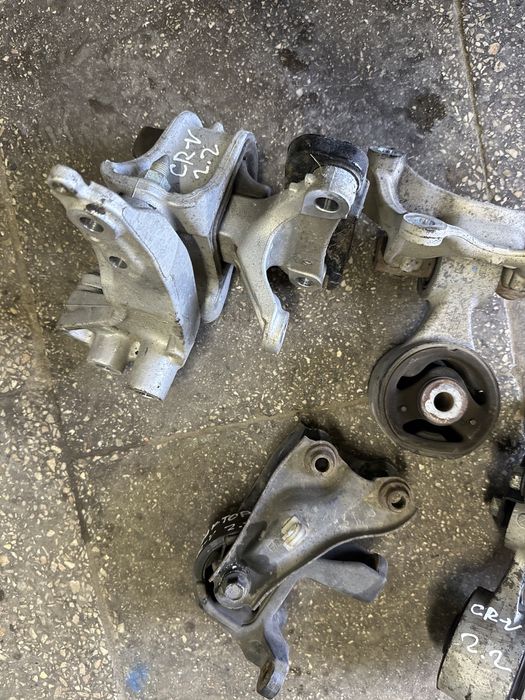 Подушка кронштейн двигуна коробки Honda CR-V 2.2d 12-16