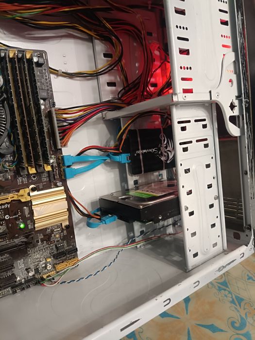 MSI Classic Edition | i7 4790 / 16GB DDR3 / HDD 500GB / SSD 256GB