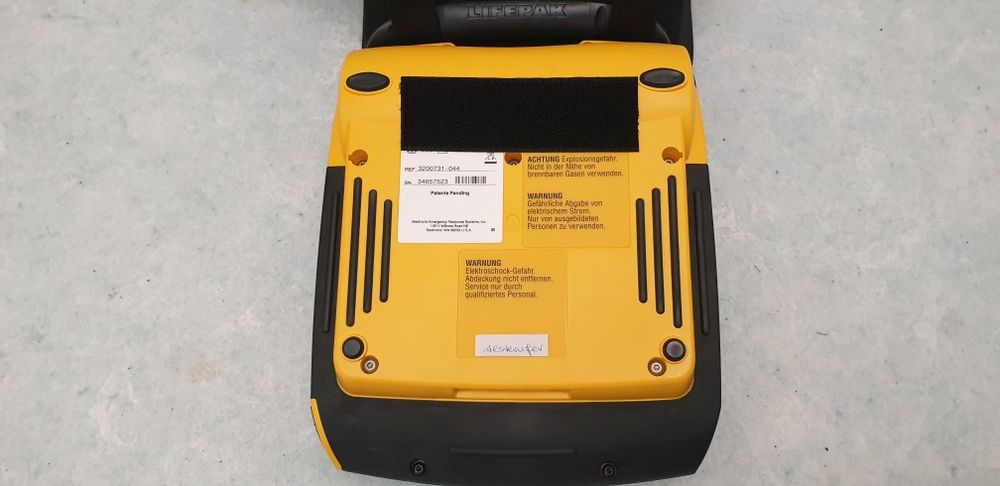 Lifepak CR Plus defibrylator