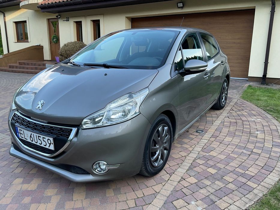 Peugeot 208