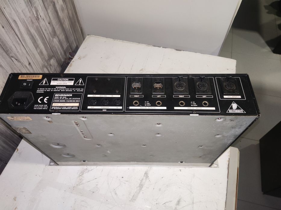 Behringer Ultra Curve  Processador Crossover DSP