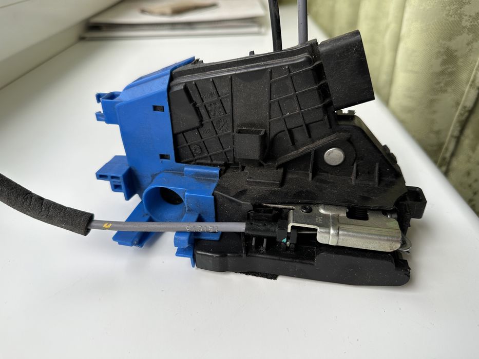 Замок правой двери Hyundai Avante (Elantra) 2015