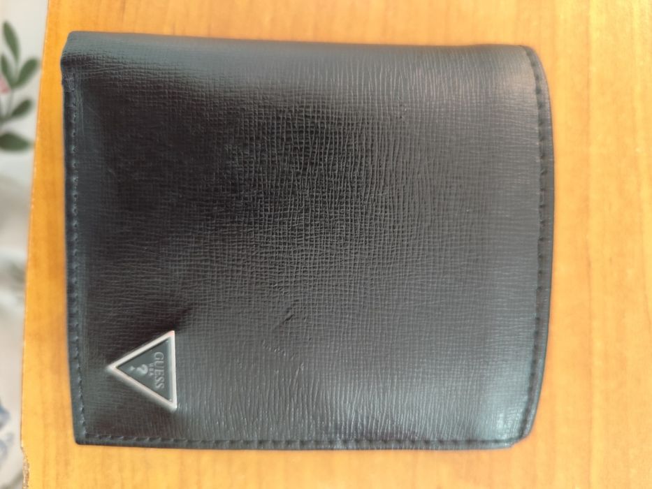 Sprzedam portfel Guess męski