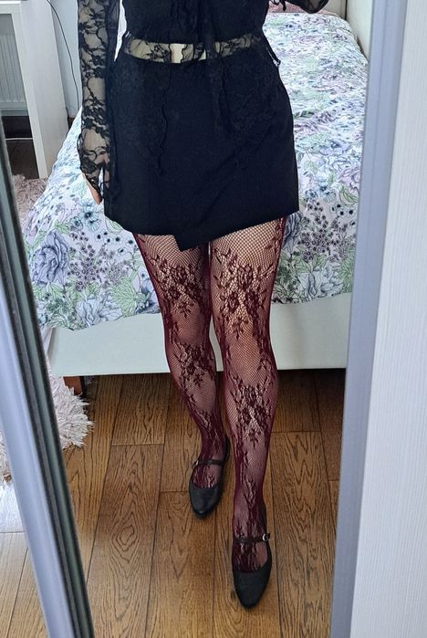 Rajstopy burgundowe koronkowe w kwiaty