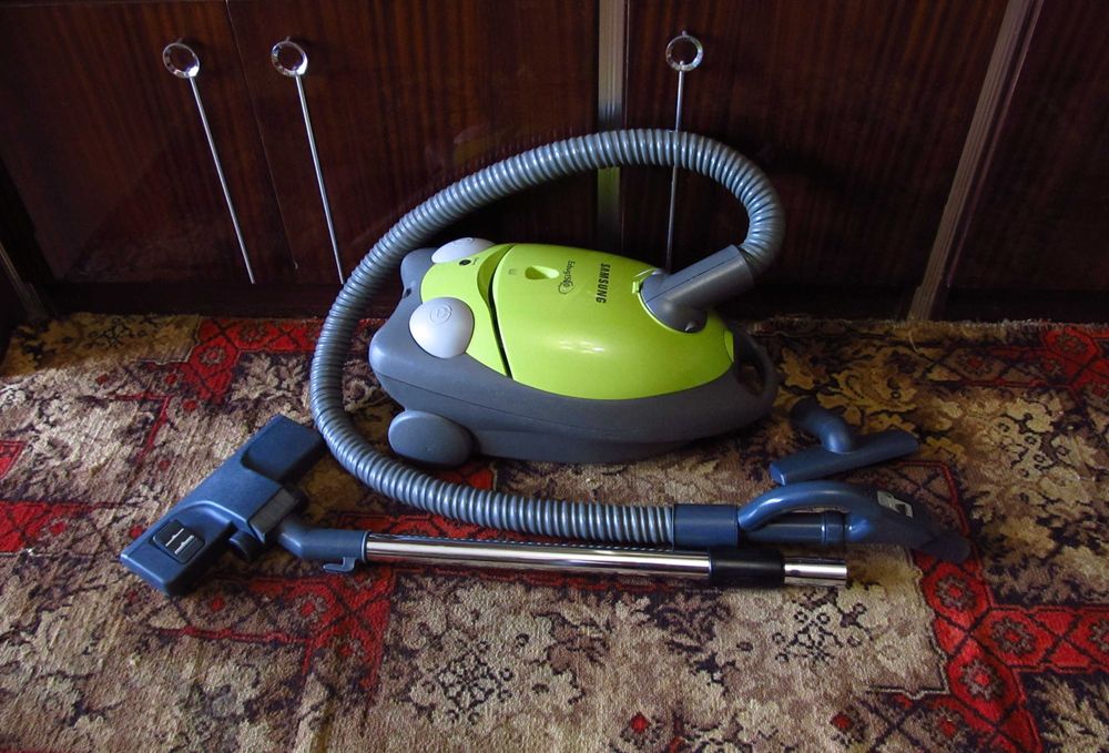 Пылесос SAMSUNG VC-7715H 1500W с функцией уничтожения насекомых