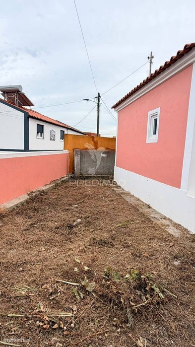 Moradia T3 Em Fase De Acabamento Com Quintal – Excelente Localizaçã...
