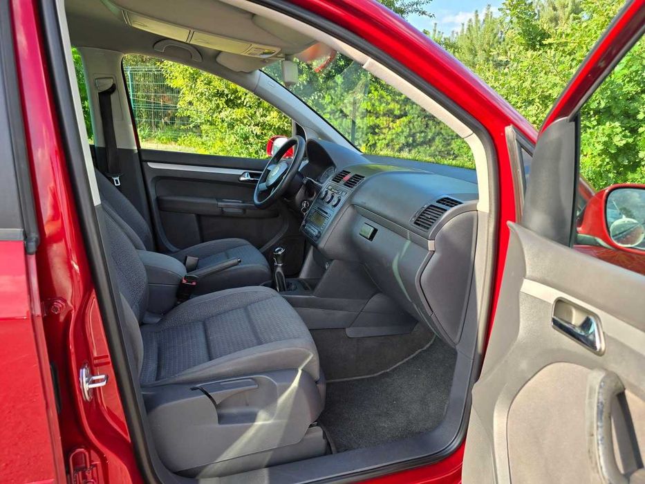 Продам Volkswagen Touran 2003. Можна в розстрочку, під викуп.