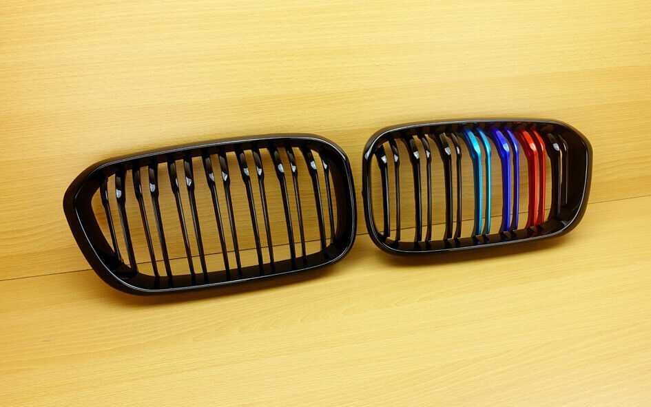 Grelhas preto piano dupla barra para BMW série 1 F20/F21 2010/2019