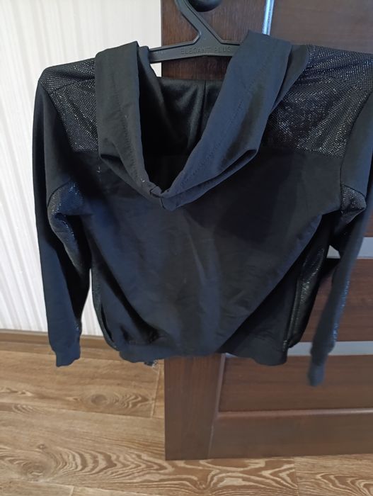 Верхня кофта на дівчинку