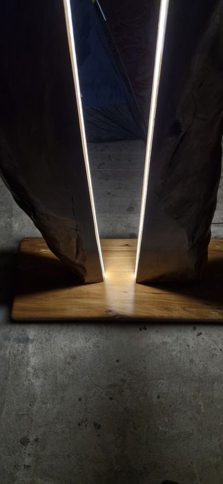 Drewniana lampa stojąca Led