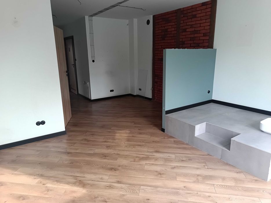 lokal na salon kosmetyczny lub inny