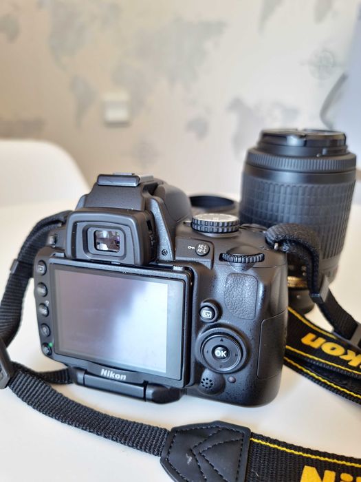 Nikon D5000 (2 lentes)  + mochila de transporte de oferta