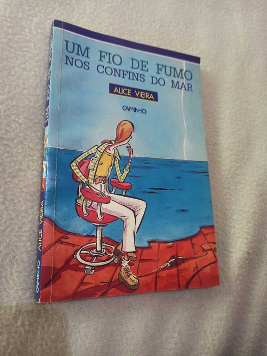 Um fio de fumo nos confins do mar