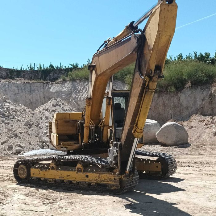 Giratória Komatsu 210 de 1990
