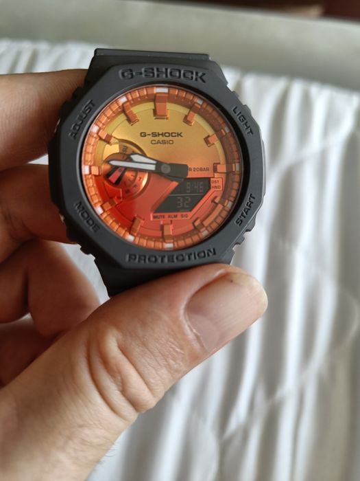 Продам годинник Casio GA-2100FL  200м  люмінесцентні стрєлкі