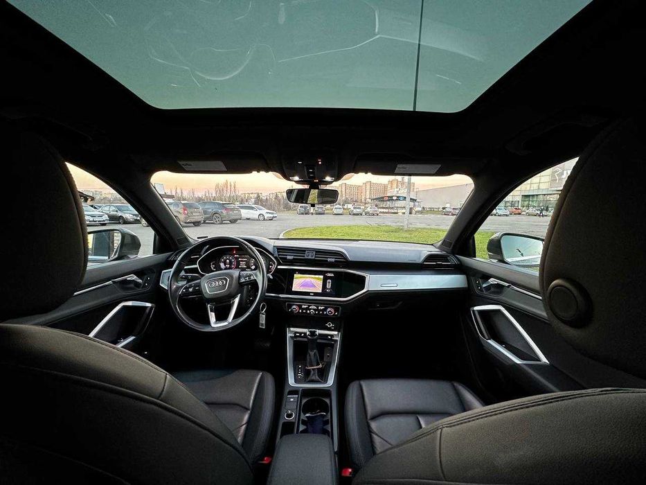 AUDI Q3      2021