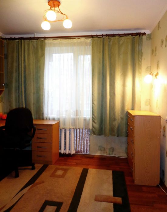 3 кім. кв. вул. Смілянська (ОКРЕМІ Спальні місця для 4 осіб) Парковка