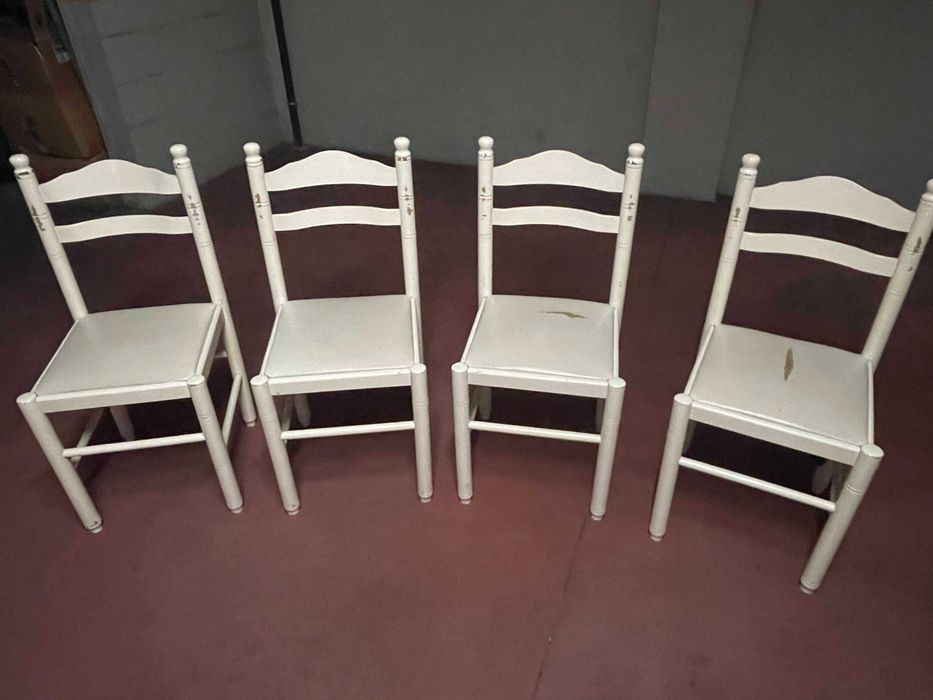 Cadeira cozinha + mesa cozinha extensIvel lacada.