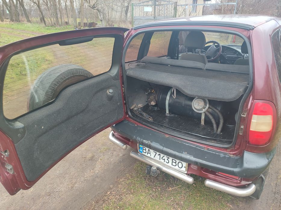 Нива шевроле в гарному стані