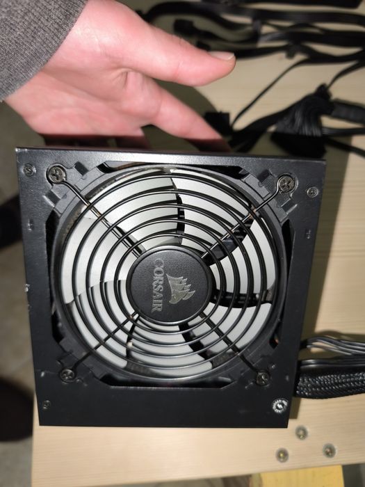 Fonte de alimentação Corsair TX 750 M