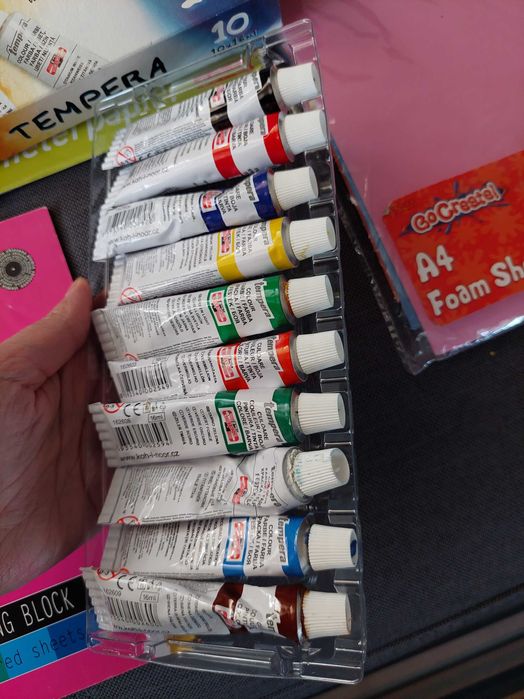 *** zestaw różności plastycznych ***