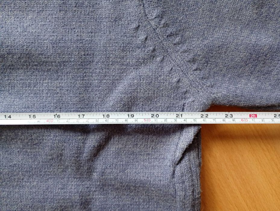 Sweter niebieski