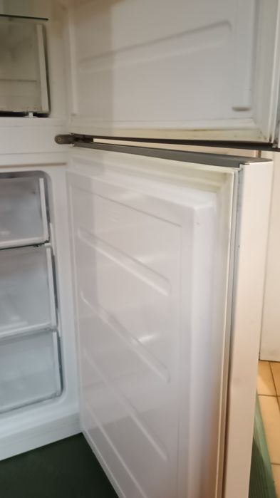 Холодильник indesit