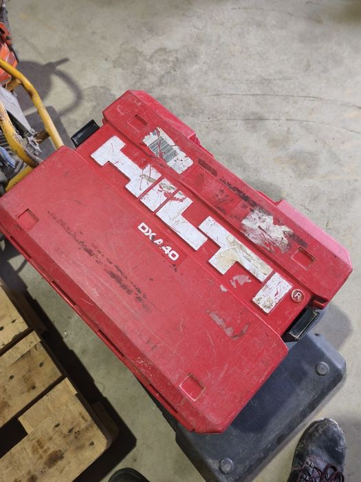 Pistola pregos/pinos HILTI DX A40