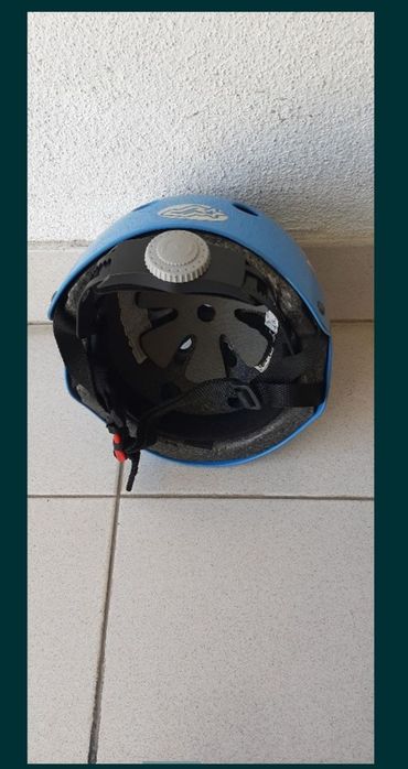 Capacete de crianca p/trotineta, patins em linha, skate ou bicicleta