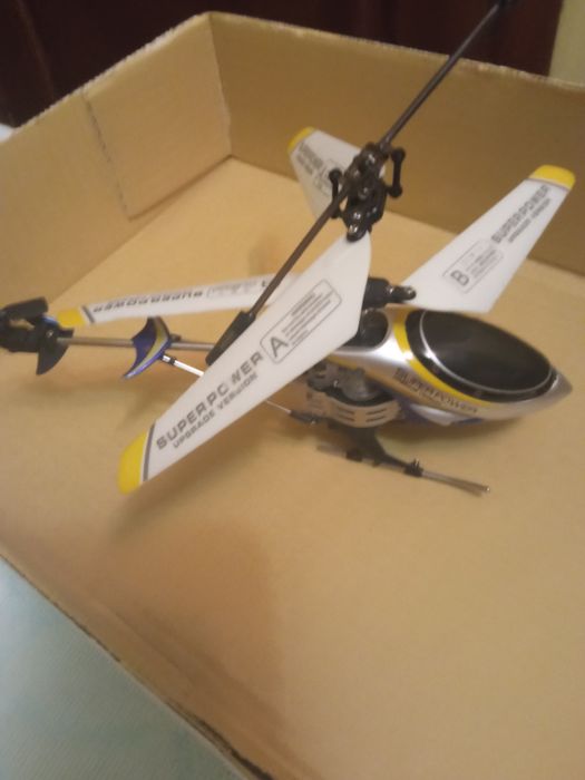 Вертоліт- іграшка для дитини