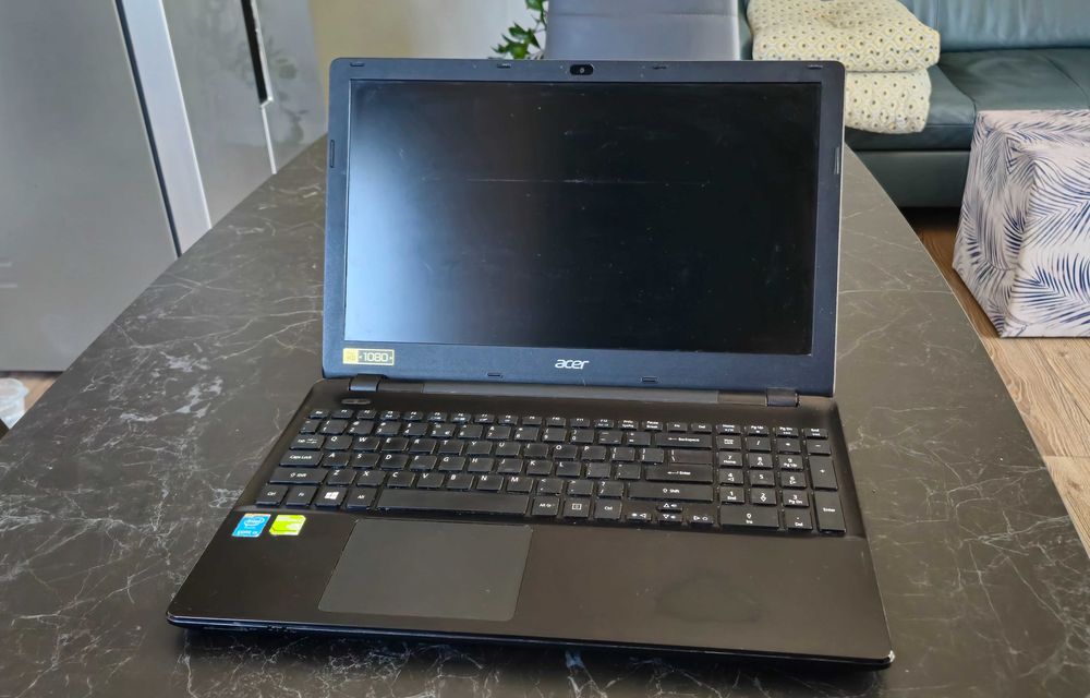 Laptop Acer E5-571 używany 15,6' 8GB 1TB Okazja!