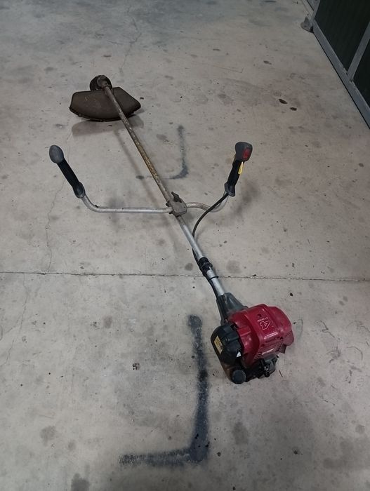 Roçadora Honda UMK450, motor 4tempos