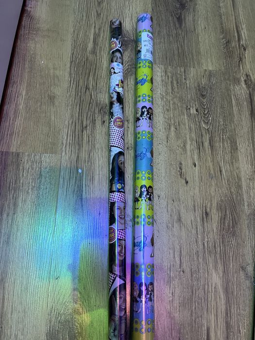 Papier do pakowania prezentów Bratz i Soy Luna